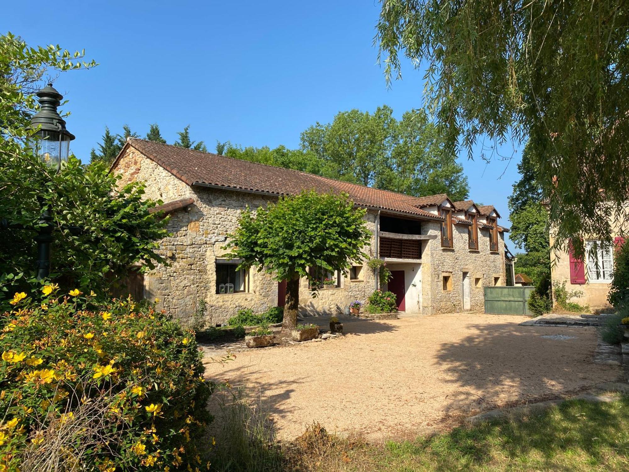 Сasa de vacaciones Sfeervol Vakantiehuis Op Landgoed Aan De Dordogne *